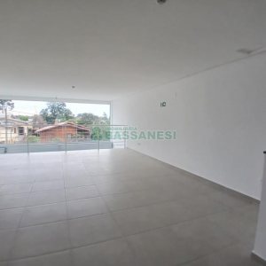 Loja com 120m², no bairro Desvio Rizzo em Caxias do Sul para Alugar
