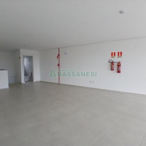 Loja com 120m², no bairro Desvio Rizzo em Caxias do Sul para Alugar