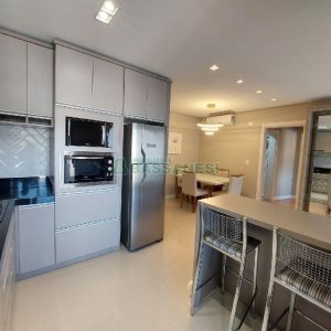 Apto Mobiliado com 72m², 2 dormitórios, 2 vagas, no bairro São Leopoldo em Caxias do Sul para Alugar