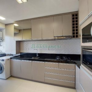 Apto Mobiliado com 72m², 2 dormitórios, 2 vagas, no bairro São Leopoldo em Caxias do Sul para Alugar