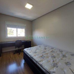 Apto Mobiliado com 72m², 2 dormitórios, 2 vagas, no bairro São Leopoldo em Caxias do Sul para Alugar