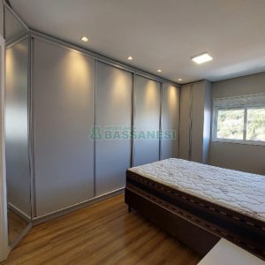 Apto Mobiliado com 72m², 2 dormitórios, 2 vagas, no bairro São Leopoldo em Caxias do Sul para Alugar