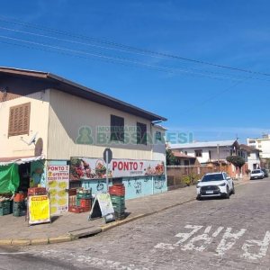 Casa com 170m², 3 dormitórios, 1 vaga, no bairro São José em Caxias do Sul para Comprar