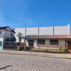 Casa com 170m², 3 dormitórios, 1 vaga, no bairro São José em Caxias do Sul para Comprar