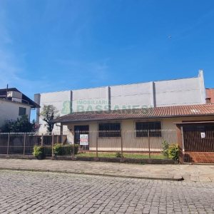 Casa com 170m², 3 dormitórios, 1 vaga, no bairro São José em Caxias do Sul para Comprar