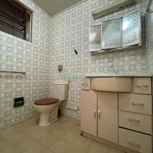 Casa com 170m², 3 dormitórios, 1 vaga, no bairro São José em Caxias do Sul para Comprar