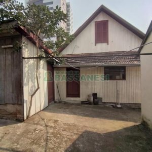 Casa com 120m², 3 dormitórios, 1 vaga, no bairro São Pelegrino em Caxias do Sul para Comprar