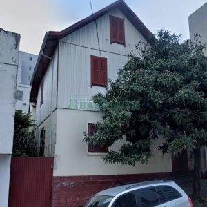 Casa com 120m², 3 dormitórios, 1 vaga, no bairro São Pelegrino em Caxias do Sul para Comprar