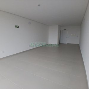Sala com 55m², no bairro Desvio Rizzo em Caxias do Sul para Alugar
