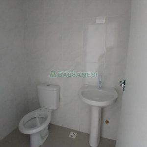 Sala com 55m², no bairro Desvio Rizzo em Caxias do Sul para Alugar