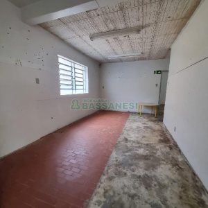 Casa Comercial com 400m², no bairro Santa Catarina em Caxias do Sul para Alugar