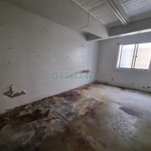 Casa Comercial com 400m², no bairro Santa Catarina em Caxias do Sul para Alugar