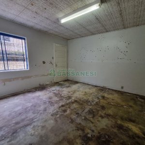 Casa Comercial com 400m², no bairro Santa Catarina em Caxias do Sul para Alugar