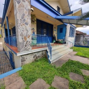 Casa Comercial com 400m², no bairro Santa Catarina em Caxias do Sul para Alugar