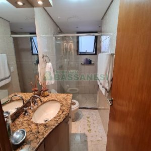 Apto Mobiliado com 115m², 3 dormitórios, 2 vagas, no bairro Centro em Caxias do Sul para Alugar