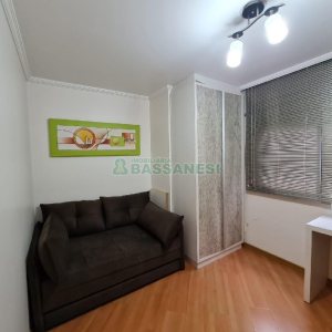 Apto Mobiliado com 115m², 3 dormitórios, 2 vagas, no bairro Centro em Caxias do Sul para Alugar