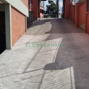 Apartamento com 89m², 2 dormitórios, 2 vagas, no bairro Madureira em Caxias do Sul para Alugar