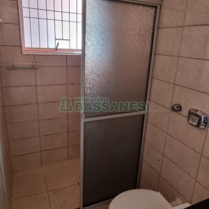 Apartamento com 89m², 2 dormitórios, 2 vagas, no bairro Madureira em Caxias do Sul para Alugar