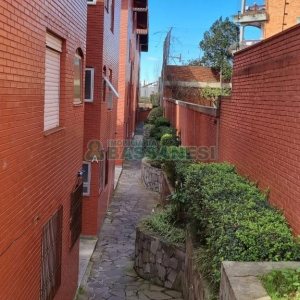 Apartamento com 89m², 2 dormitórios, 2 vagas, no bairro Madureira em Caxias do Sul para Alugar