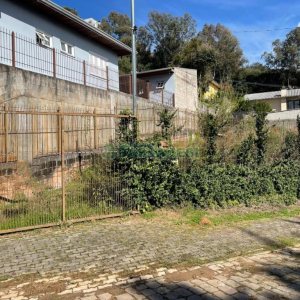 Terreno com 355m², no bairro Colina Sorriso em Caxias do Sul para Comprar