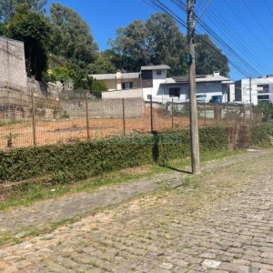 Terreno com 355m², no bairro Colina Sorriso em Caxias do Sul para Comprar