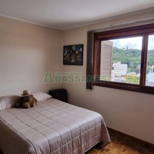 Apartamento com 171m², 3 dormitórios, 2 vagas, no bairro Centro em Caxias do Sul para Comprar