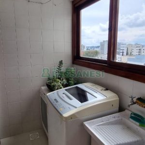 Apartamento com 171m², 3 dormitórios, 2 vagas, no bairro Centro em Caxias do Sul para Comprar