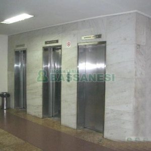 Sala com 21m², no bairro Centro em Caxias do Sul para Alugar