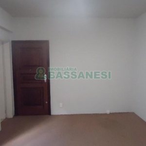 Sala com 21m², no bairro Centro em Caxias do Sul para Alugar
