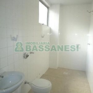 Sala com 21m², no bairro Centro em Caxias do Sul para Alugar