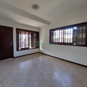 Casa com 179m², 3 dormitórios, 2 vagas, no bairro Santa Catarina em Caxias do Sul para Comprar