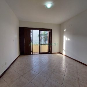 Casa com 179m², 3 dormitórios, 2 vagas, no bairro Santa Catarina em Caxias do Sul para Comprar