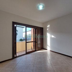 Casa com 179m², 3 dormitórios, 2 vagas, no bairro Santa Catarina em Caxias do Sul para Comprar