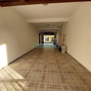 Casa com 179m², 3 dormitórios, 2 vagas, no bairro Santa Catarina em Caxias do Sul para Comprar