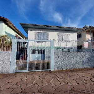 Casa com 140m², 3 dormitórios, 3 vagas, no bairro Santa Catarina em Caxias do Sul para Comprar