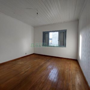 Casa com 140m², 3 dormitórios, 3 vagas, no bairro Santa Catarina em Caxias do Sul para Comprar