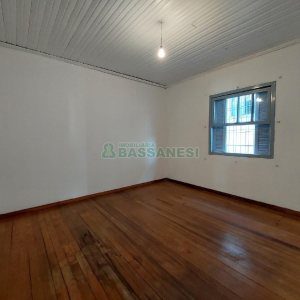 Casa com 140m², 3 dormitórios, 3 vagas, no bairro Santa Catarina em Caxias do Sul para Comprar