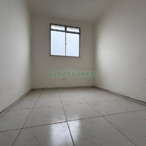 Apartamento com 42m², 2 dormitórios, 1 vaga, no bairro Bela Vista em Caxias do Sul para Alugar
