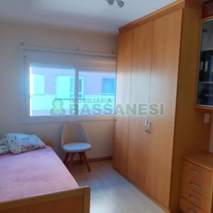 Apartamento com 78m², 2 dormitórios, 1 vaga, no bairro Centro em Caxias do Sul para Comprar