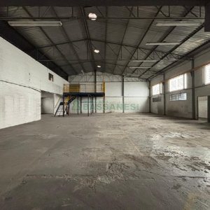 Pavilhão com 900m², no bairro Bela Vista em Caxias do Sul para Alugar
