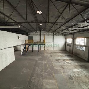 Pavilhão com 900m², no bairro Bela Vista em Caxias do Sul para Alugar