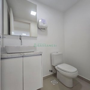 Sala com 65m², 2 vagas, no bairro Centro em Caxias do Sul para Alugar