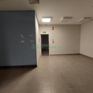 Loja com 350m², no bairro Lourdes em Caxias do Sul para Alugar