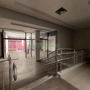 Loja com 350m², no bairro Lourdes em Caxias do Sul para Alugar