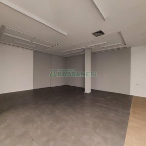 Loja com 350m², no bairro Lourdes em Caxias do Sul para Alugar