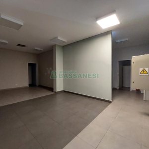 Loja com 350m², no bairro Lourdes em Caxias do Sul para Alugar