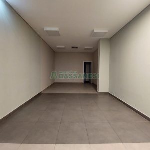 Loja com 350m², no bairro Lourdes em Caxias do Sul para Alugar