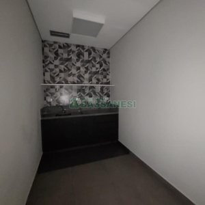 Loja com 350m², no bairro Lourdes em Caxias do Sul para Alugar