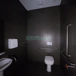 Loja com 350m², no bairro Lourdes em Caxias do Sul para Alugar