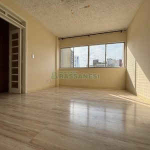 Apartamento com 86m², 2 dormitórios, 1 vaga, no bairro Cinqüentenário em Caxias do Sul para Alugar